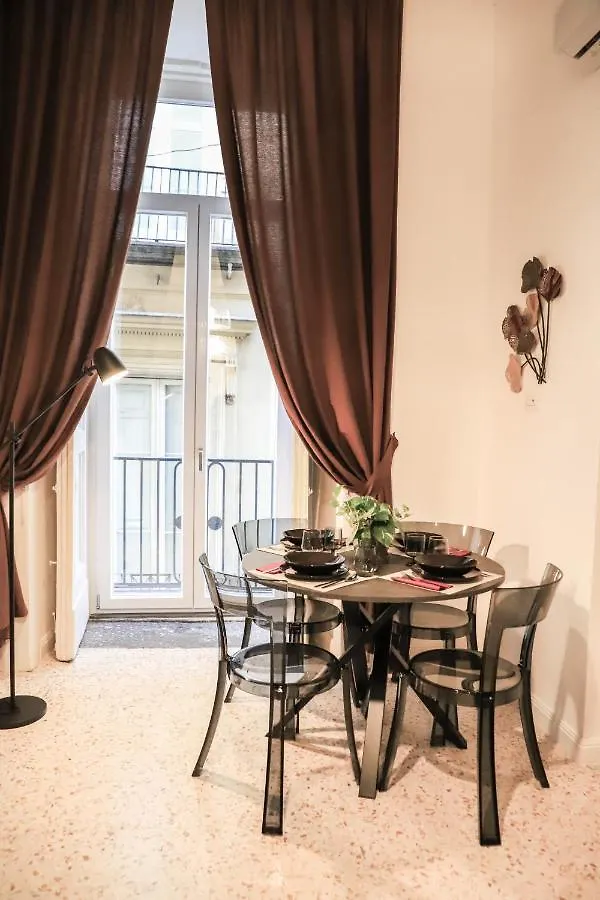 Appartamento Le Scalette A Santa Chiara Napoli